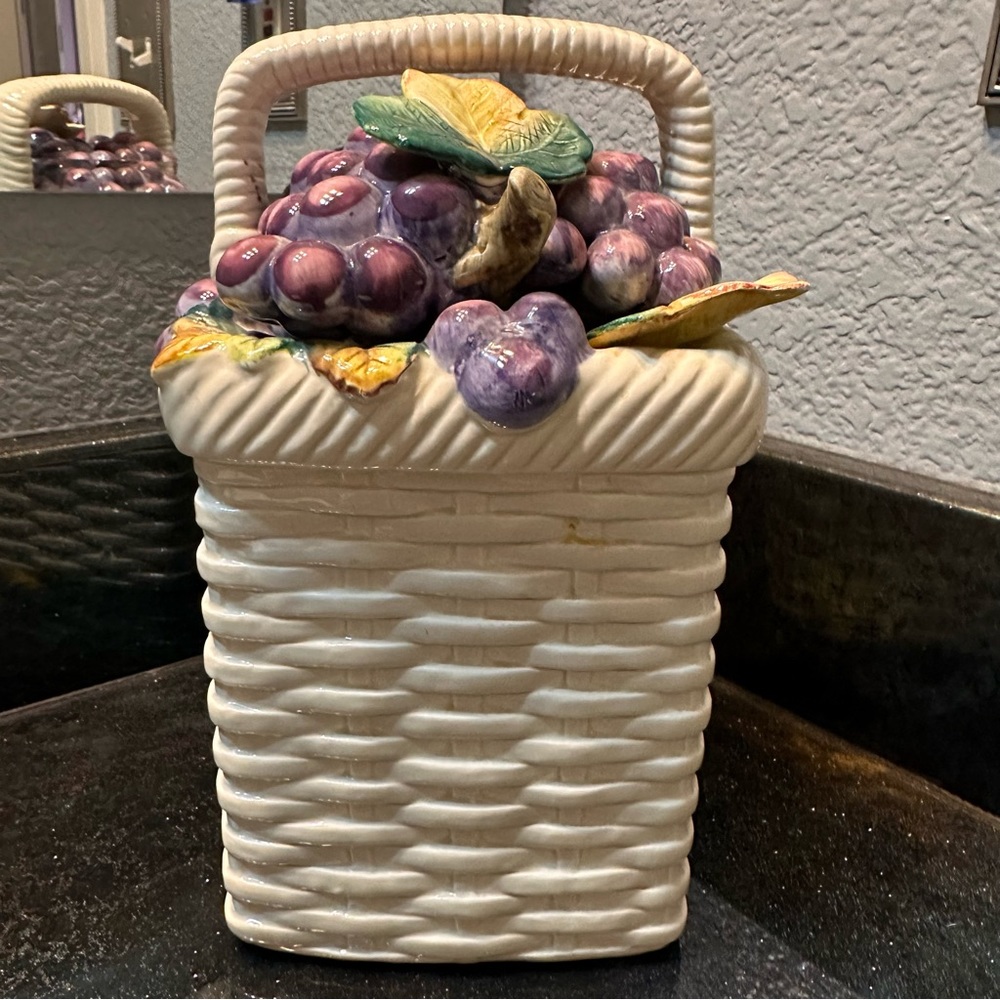 Fitz and Floyd Vintage Cream Basket with Purple Grapes